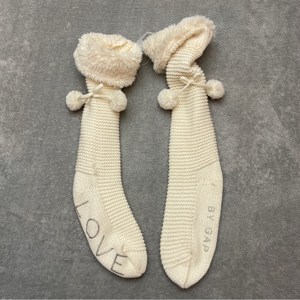 GAP Pom Pom Slipper "LOVE" Socks Snow/Ivory